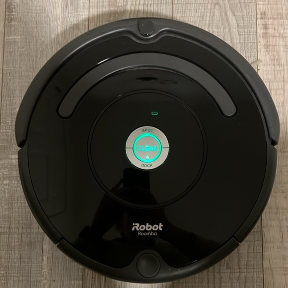 iRobot Roomba Robot Vacuum - Picture 9 of 10